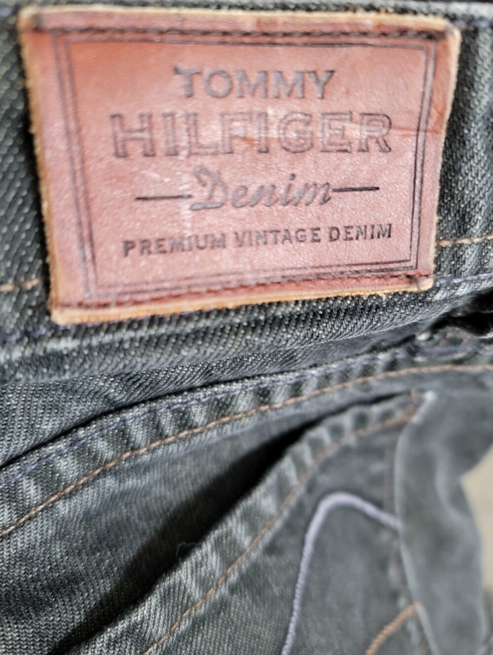 Tommy Hilfiger "Christine Flare Fit" Shorts - Picture 3 of 6
